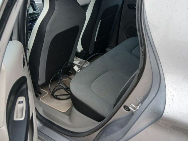 Сірий Рено Зое, об'ємом двигуна 0 л та пробігом 88 тис. км за 6500 $, фото 11 на Automoto.ua