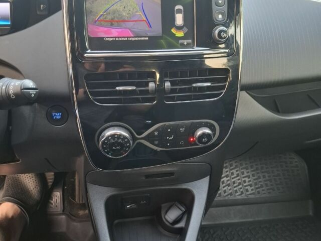 Серый Рено Зое, объемом двигателя 0 л и пробегом 133 тыс. км за 8999 $, фото 9 на Automoto.ua