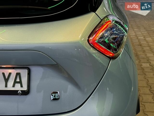 Синий Рено Зое, объемом двигателя 0 л и пробегом 108 тыс. км за 6999 $, фото 38 на Automoto.ua