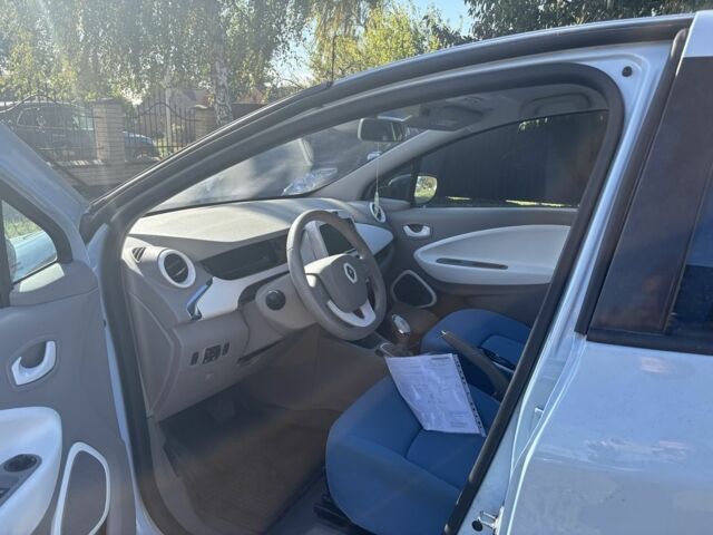Синий Рено Зое, объемом двигателя 0 л и пробегом 140 тыс. км за 3600 $, фото 17 на Automoto.ua