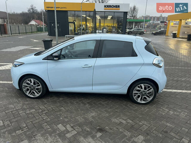 Синий Рено Зое, объемом двигателя 0 л и пробегом 63 тыс. км за 6800 $, фото 2 на Automoto.ua