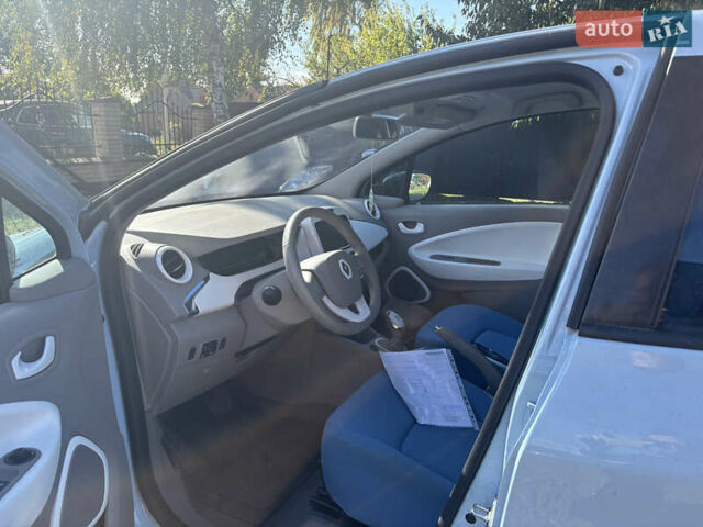 Синий Рено Зое, объемом двигателя 0 л и пробегом 140 тыс. км за 3600 $, фото 17 на Automoto.ua