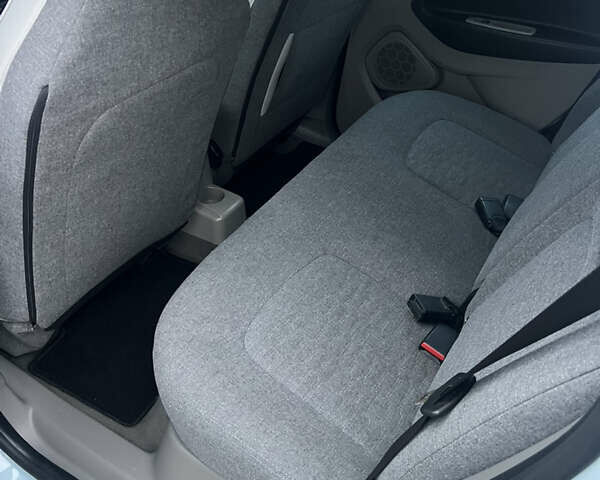 Синий Рено Зое, объемом двигателя 0 л и пробегом 63 тыс. км за 6800 $, фото 12 на Automoto.ua