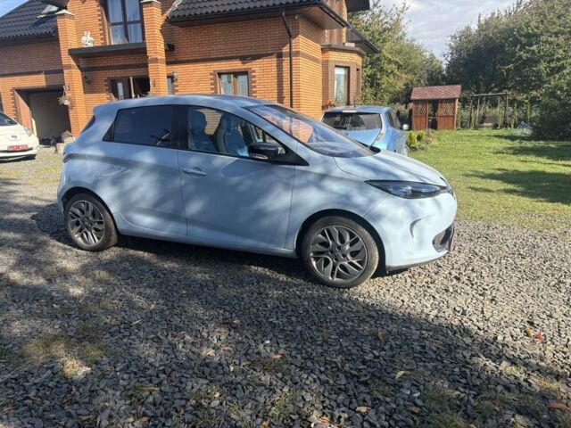 Синий Рено Зое, объемом двигателя 0 л и пробегом 140 тыс. км за 3600 $, фото 2 на Automoto.ua