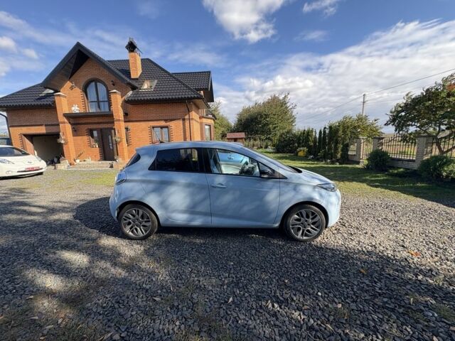Синий Рено Зое, объемом двигателя 0 л и пробегом 140 тыс. км за 3600 $, фото 12 на Automoto.ua