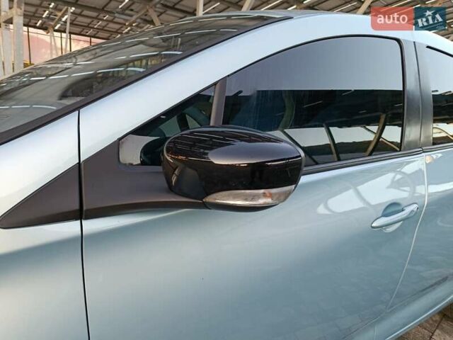 Рено Зое 2013 в Львове на Automoto.ua Синий Рено Зое, объемом двигателя 0 л и пробегом 94 тыс. км за 6150 $, фото 1 на Automoto.ua