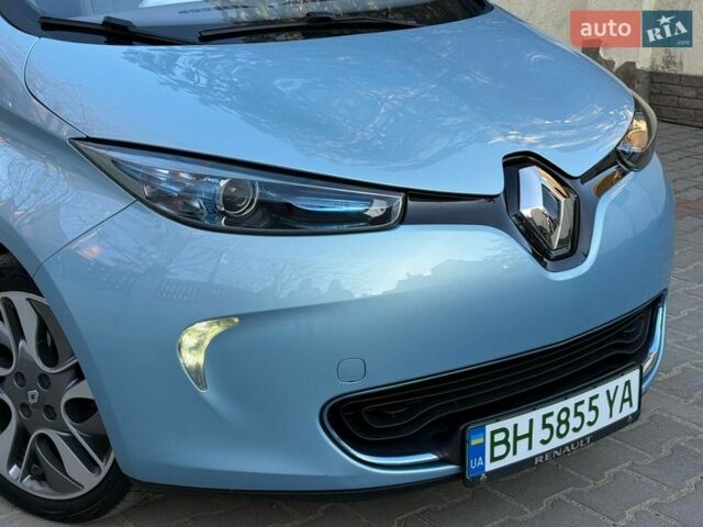 Синий Рено Зое, объемом двигателя 0 л и пробегом 108 тыс. км за 7400 $, фото 6 на Automoto.ua