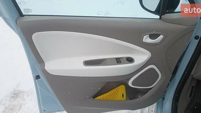 Синій Рено Зое, об'ємом двигуна 0 л та пробігом 145 тис. км за 6900 $, фото 15 на Automoto.ua