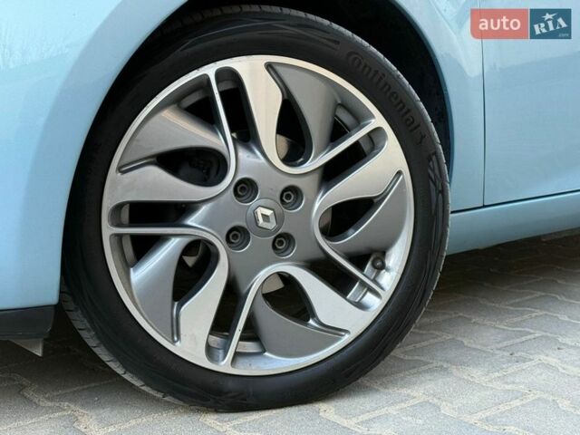 Синий Рено Зое, объемом двигателя 0 л и пробегом 108 тыс. км за 7400 $, фото 22 на Automoto.ua