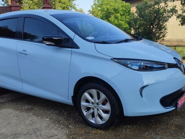 Синий Рено Зое, объемом двигателя 0 л и пробегом 96 тыс. км за 7000 $, фото 3 на Automoto.ua
