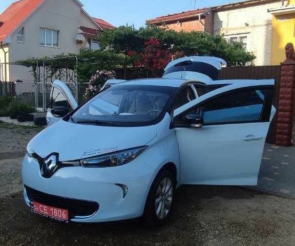 Синий Рено Зое, объемом двигателя 0 л и пробегом 96 тыс. км за 7000 $, фото 13 на Automoto.ua
