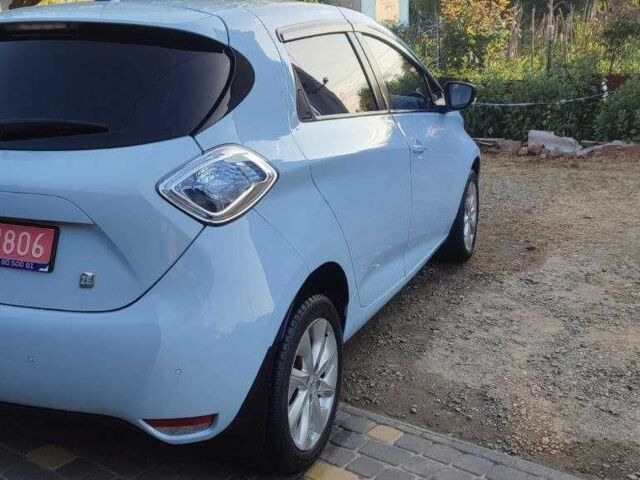 Синий Рено Зое, объемом двигателя 0 л и пробегом 96 тыс. км за 7000 $, фото 1 на Automoto.ua