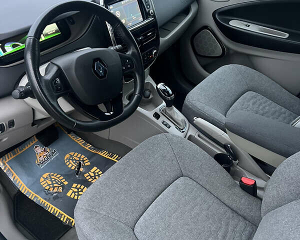 Синий Рено Зое, объемом двигателя 0 л и пробегом 63 тыс. км за 6800 $, фото 13 на Automoto.ua