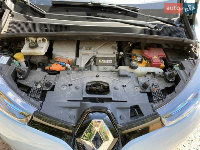 Синий Рено Зое, объемом двигателя 0 л и пробегом 98 тыс. км за 6000 $, фото 3 на Automoto.ua