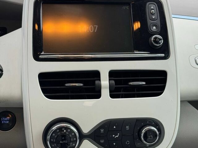 Синий Рено Зое, объемом двигателя 0 л и пробегом 118 тыс. км за 5900 $, фото 13 на Automoto.ua