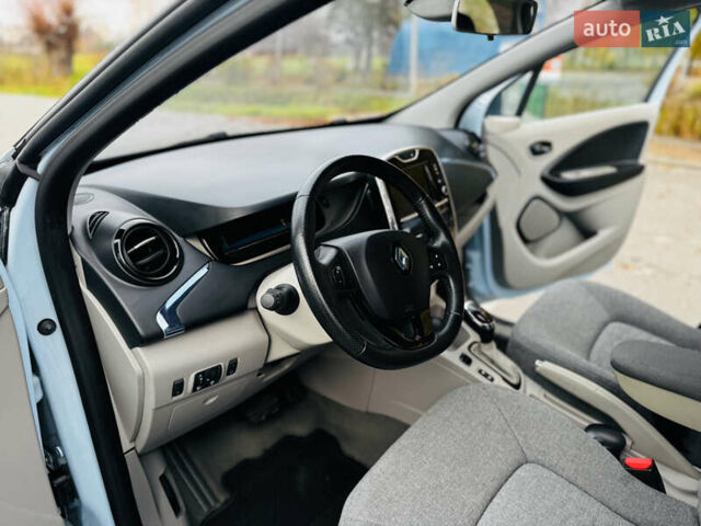 Синий Рено Зое, объемом двигателя 0 л и пробегом 63 тыс. км за 6500 $, фото 35 на Automoto.ua
