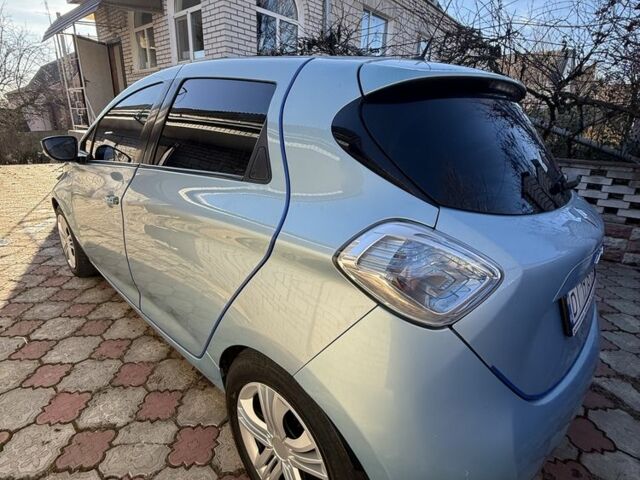 Синий Рено Зое, объемом двигателя 0 л и пробегом 180 тыс. км за 8500 $, фото 4 на Automoto.ua