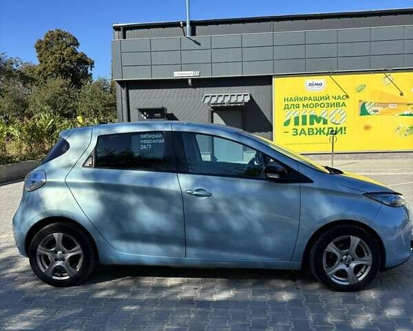 Синий Рено Зое, объемом двигателя 0 л и пробегом 87 тыс. км за 6700 $, фото 7 на Automoto.ua