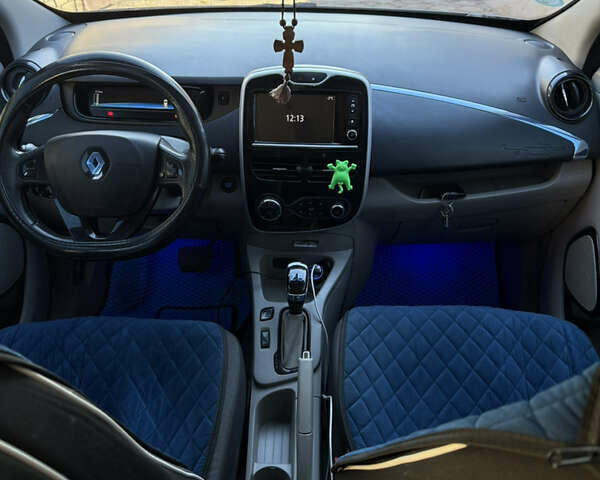 Синий Рено Зое, объемом двигателя 0 л и пробегом 180 тыс. км за 8500 $, фото 9 на Automoto.ua