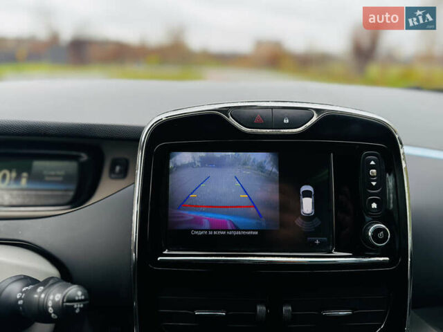 Синий Рено Зое, объемом двигателя 0 л и пробегом 63 тыс. км за 6500 $, фото 48 на Automoto.ua