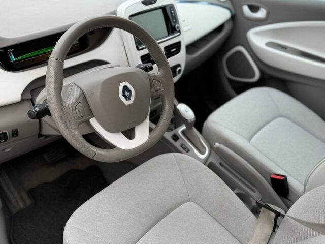 Синий Рено Зое, объемом двигателя 0 л и пробегом 118 тыс. км за 5900 $, фото 8 на Automoto.ua