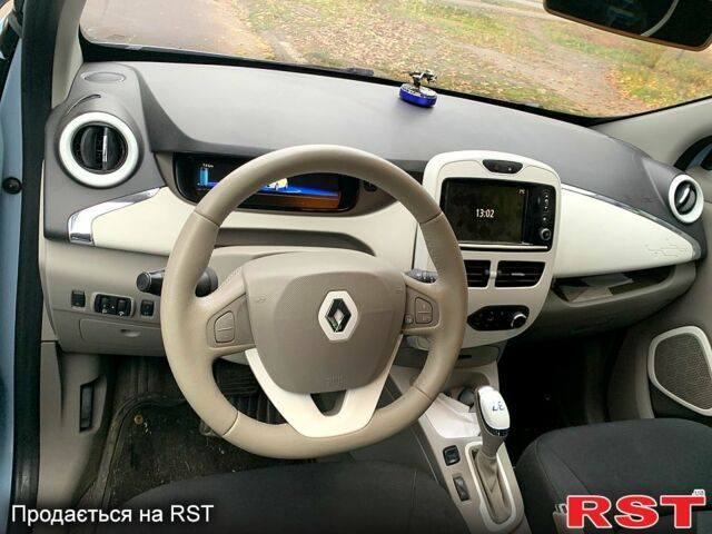 Синий Рено Зое, объемом двигателя 0 л и пробегом 200 тыс. км за 7500 $, фото 7 на Automoto.ua