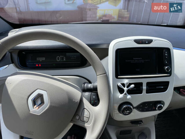 Синий Рено Зое, объемом двигателя 0 л и пробегом 98 тыс. км за 6000 $, фото 4 на Automoto.ua