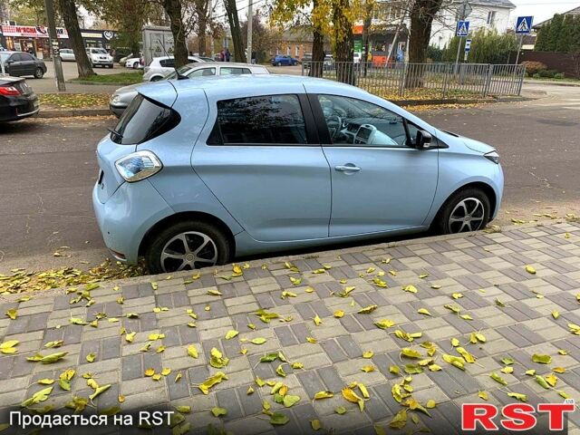 Синий Рено Зое, объемом двигателя 0 л и пробегом 200 тыс. км за 7500 $, фото 2 на Automoto.ua