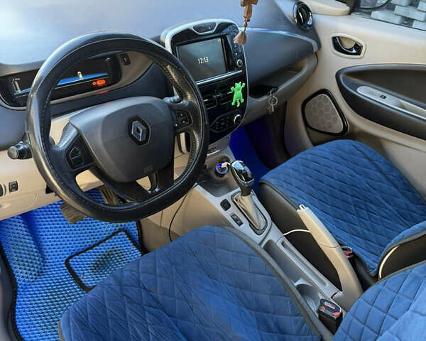 Синий Рено Зое, объемом двигателя 0 л и пробегом 180 тыс. км за 8500 $, фото 7 на Automoto.ua