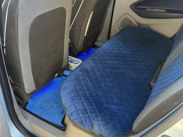 Синий Рено Зое, объемом двигателя 0 л и пробегом 180 тыс. км за 8500 $, фото 7 на Automoto.ua