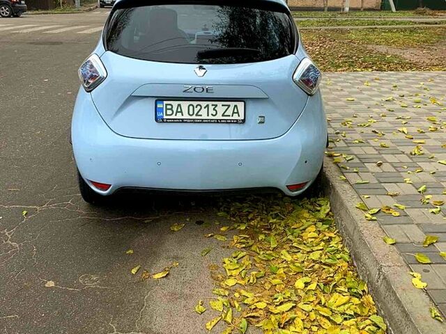 Синий Рено Зое, объемом двигателя 0 л и пробегом 200 тыс. км за 7500 $, фото 3 на Automoto.ua