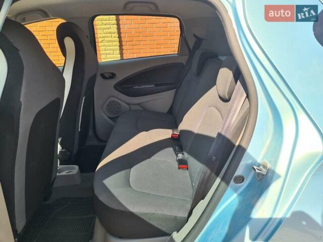 Синий Рено Зое, объемом двигателя 0 л и пробегом 135 тыс. км за 6500 $, фото 11 на Automoto.ua