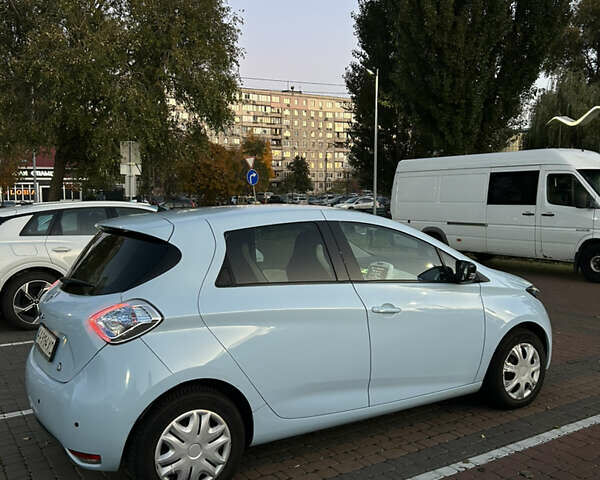 Рено Зое 2015 в Киеве на Automoto.ua Синий Рено Зое, объемом двигателя 0 л и пробегом 53 тыс. км за 6799 $, фото 1 на Automoto.ua