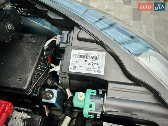 Рено Зое 2015 в Тернополе на Automoto.ua Синий Рено Зое, объемом двигателя 0 л и пробегом 98 тыс. км за 7800 $, фото 23 на Automoto.ua