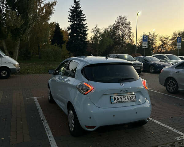 Рено Зое 2015 в Киеве на Automoto.ua Синий Рено Зое, объемом двигателя 0 л и пробегом 53 тыс. км за 6799 $, фото 24 на Automoto.ua