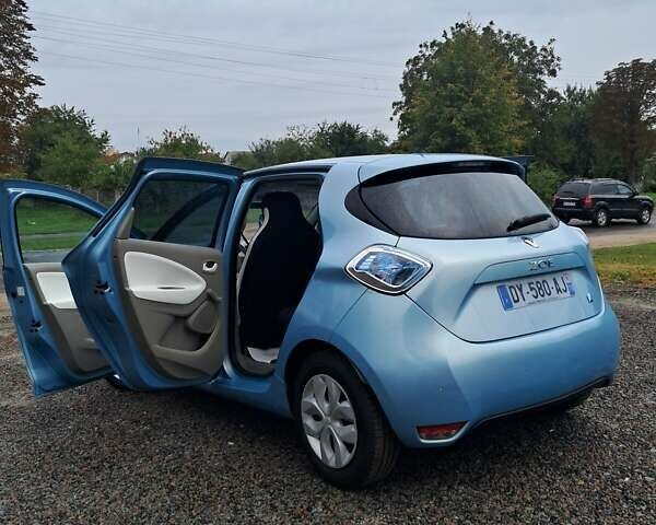 Синий Рено Зое, объемом двигателя 0 л и пробегом 72 тыс. км за 7000 $, фото 4 на Automoto.ua