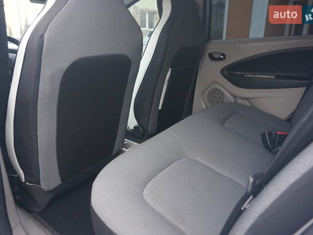 Синий Рено Зое, объемом двигателя 0 л и пробегом 149 тыс. км за 6888 $, фото 46 на Automoto.ua