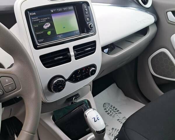 Синий Рено Зое, объемом двигателя 0 л и пробегом 72 тыс. км за 7000 $, фото 9 на Automoto.ua