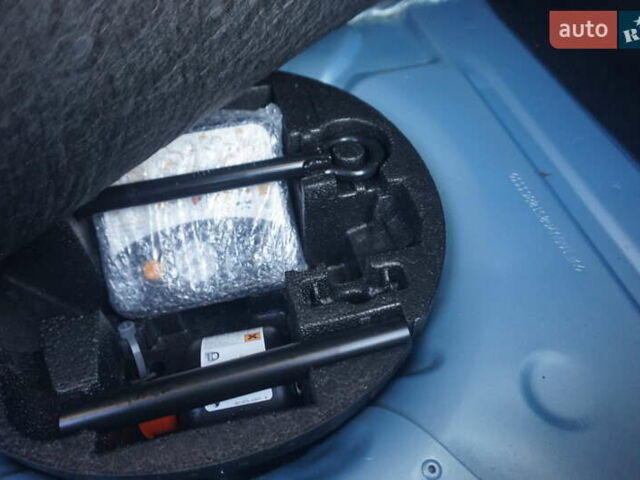 Синій Рено Зое, об'ємом двигуна 0 л та пробігом 115 тис. км за 7000 $, фото 51 на Automoto.ua