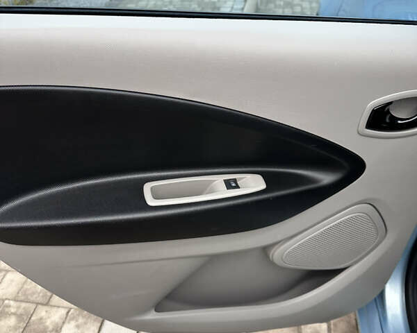 Синій Рено Зое, об'ємом двигуна 0 л та пробігом 100 тис. км за 6000 $, фото 15 на Automoto.ua