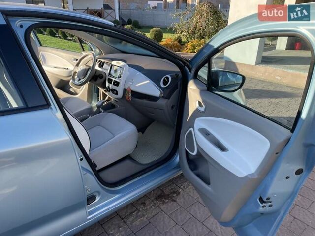 Рено Зое 2015 в Дубно на Automoto.ua Синий Рено Зое, объемом двигателя 0 л и пробегом 66 тыс. км за 6700 $, фото 2 на Automoto.ua