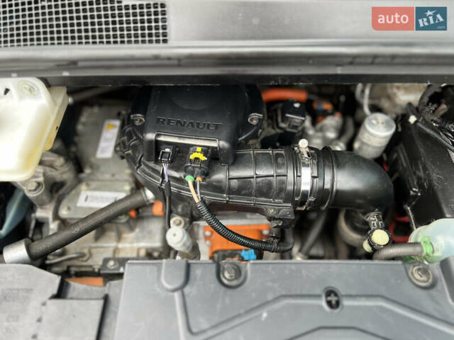 Рено Зое 2015 в Тернополе на Automoto.ua Синий Рено Зое, объемом двигателя 0 л и пробегом 98 тыс. км за 7800 $, фото 20 на Automoto.ua