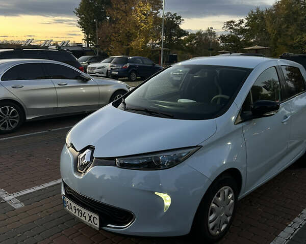 Рено Зое 2015 в Киеве на Automoto.ua Синий Рено Зое, объемом двигателя 0 л и пробегом 53 тыс. км за 6799 $, фото 5 на Automoto.ua