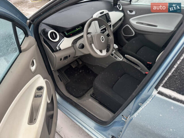 Синий Рено Зое, объемом двигателя 0 л и пробегом 75 тыс. км за 6300 $, фото 4 на Automoto.ua