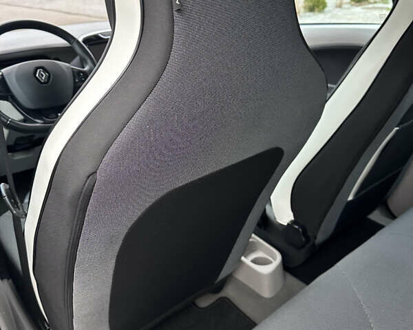 Синій Рено Зое, об'ємом двигуна 0 л та пробігом 100 тис. км за 6000 $, фото 16 на Automoto.ua