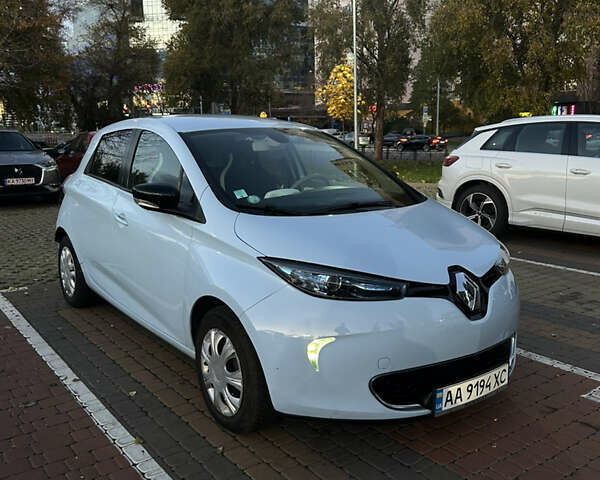 Рено Зое 2015 в Киеве на Automoto.ua Синий Рено Зое, объемом двигателя 0 л и пробегом 53 тыс. км за 6799 $, фото 16 на Automoto.ua