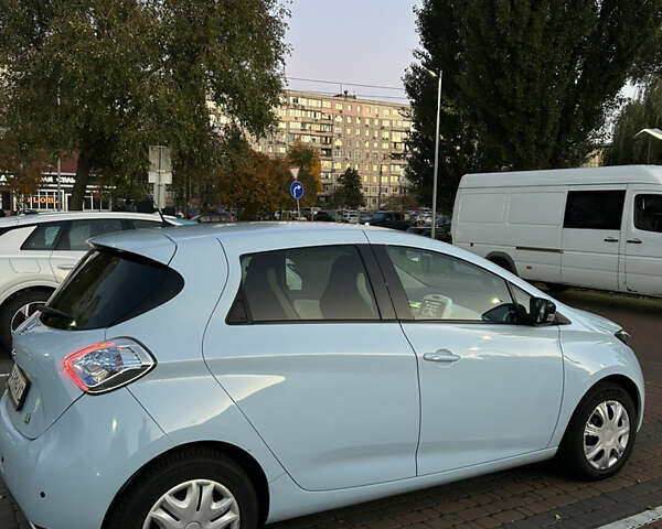Рено Зое 2015 в Киеве на Automoto.ua Синий Рено Зое, объемом двигателя 0 л и пробегом 53 тыс. км за 6799 $, фото 2 на Automoto.ua