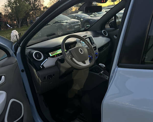 Рено Зое 2015 в Киеве на Automoto.ua Синий Рено Зое, объемом двигателя 0 л и пробегом 53 тыс. км за 6799 $, фото 20 на Automoto.ua