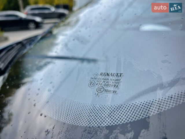 Рено Зое 2015 в Тернополе на Automoto.ua Синий Рено Зое, объемом двигателя 0 л и пробегом 98 тыс. км за 7800 $, фото 11 на Automoto.ua