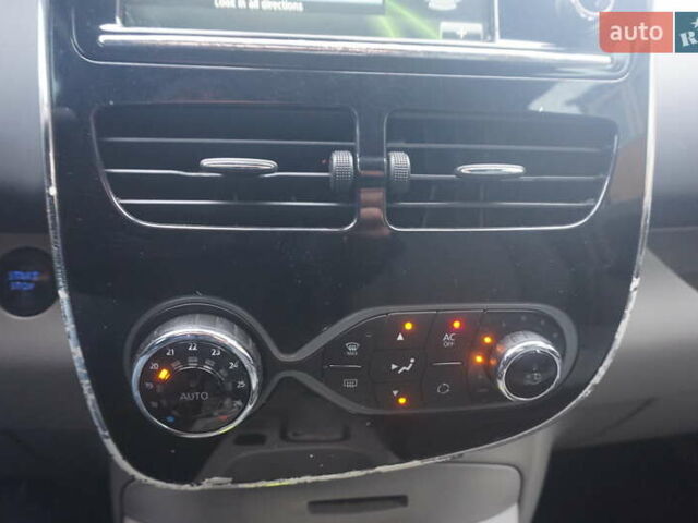 Синий Рено Зое, объемом двигателя 0 л и пробегом 149 тыс. км за 6888 $, фото 35 на Automoto.ua